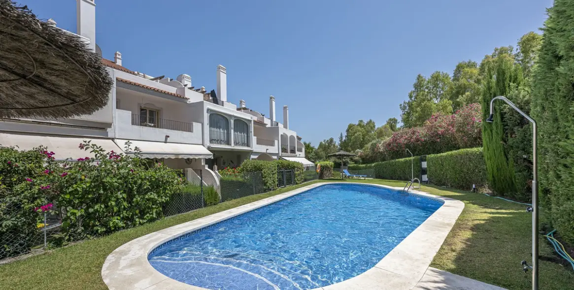 Sale of townhouse in Nueva Andalucía 40
