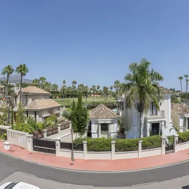Sale of townhouse in Nueva Andalucía