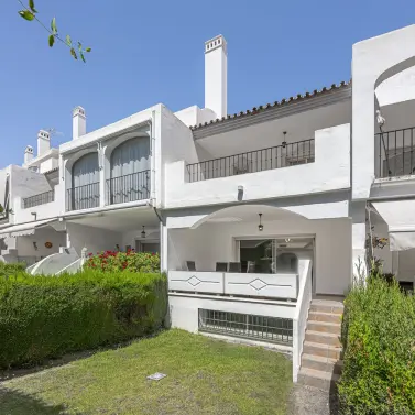Sale of townhouse in Nueva Andalucía