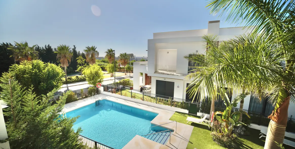 Продажа таунхауса в Estepona 18