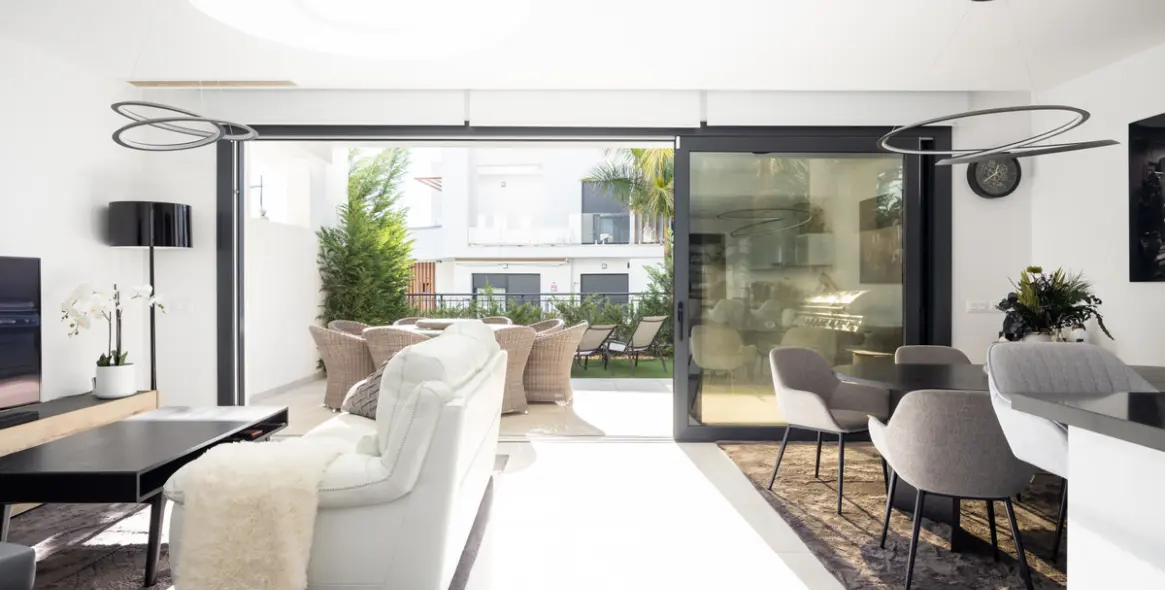 Sale of townhouse in Estepona 3