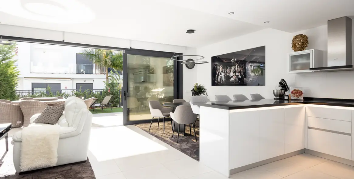 Sale of townhouse in Estepona 4