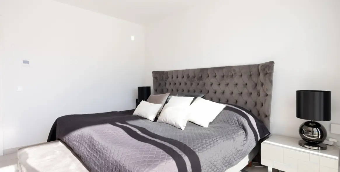 Sale of townhouse in Estepona 12