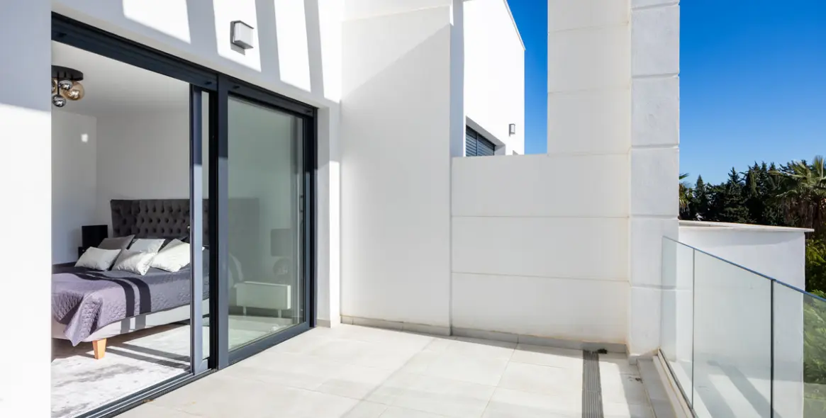 Sale of townhouse in Estepona 14