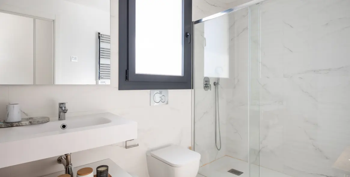 Sale of townhouse in Estepona 18