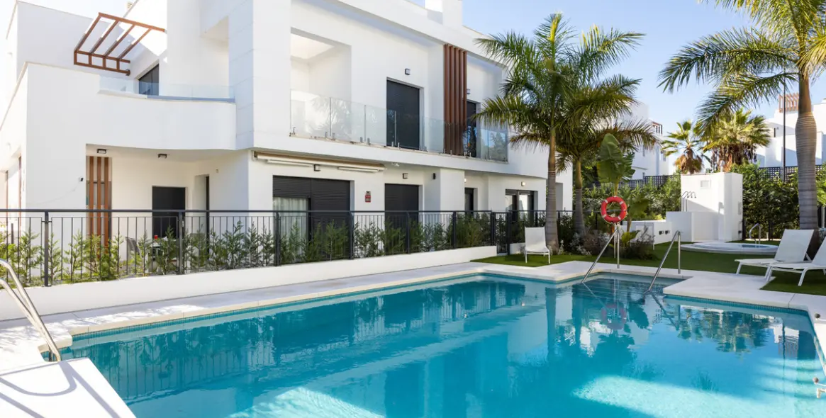 Sale of townhouse in Estepona 32