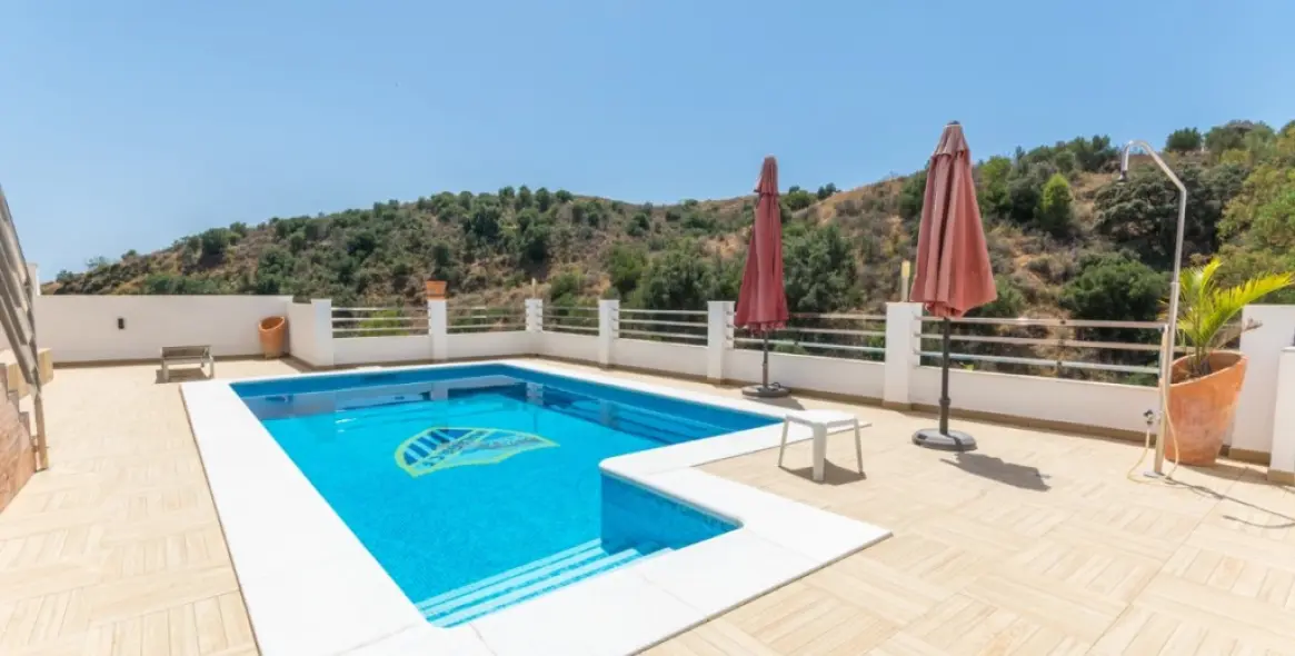 Продажа  отдельно стоящей виллы в Mijas Costa 4