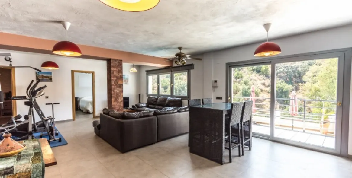 Sale of detached villa in Mijas Costa 28