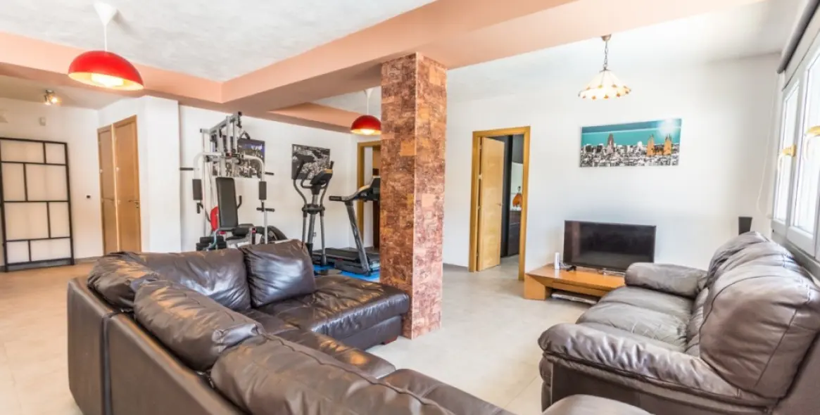 Sale of detached villa in Mijas Costa 31