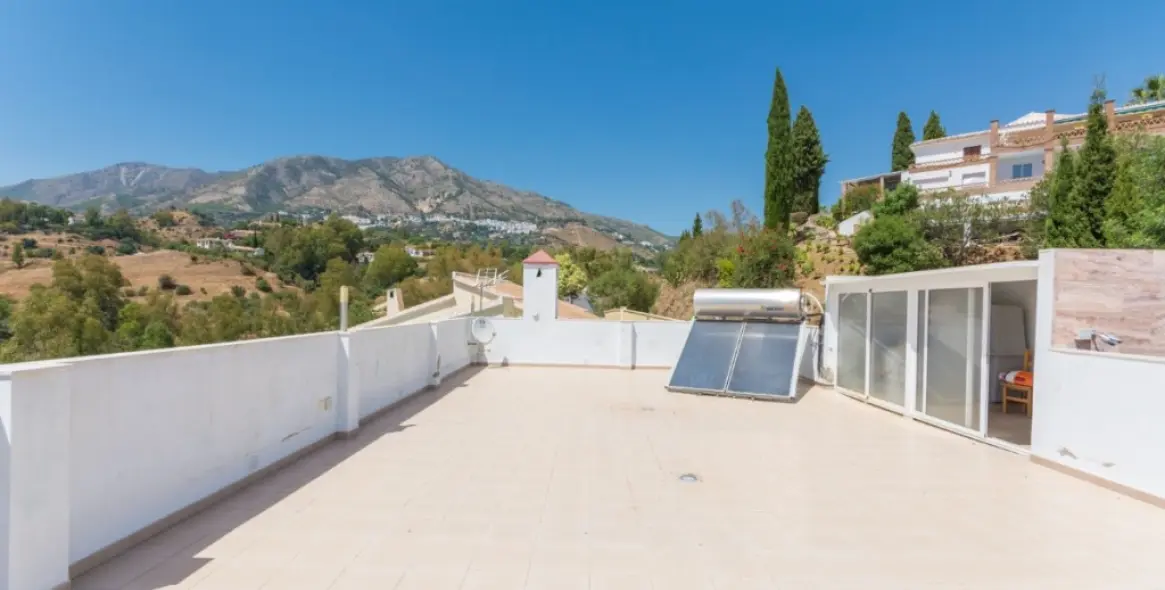 Sale of detached villa in Mijas Costa 39