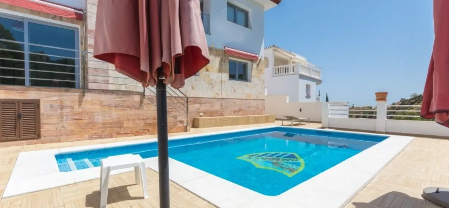 Продажа  отдельно стоящей виллы в Mijas Costa 1
