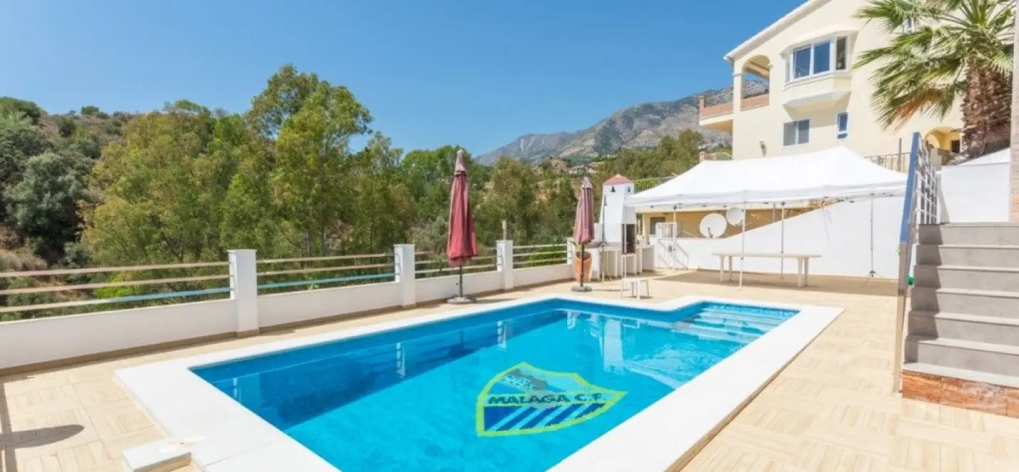 Продажа  отдельно стоящей виллы в Mijas Costa 4