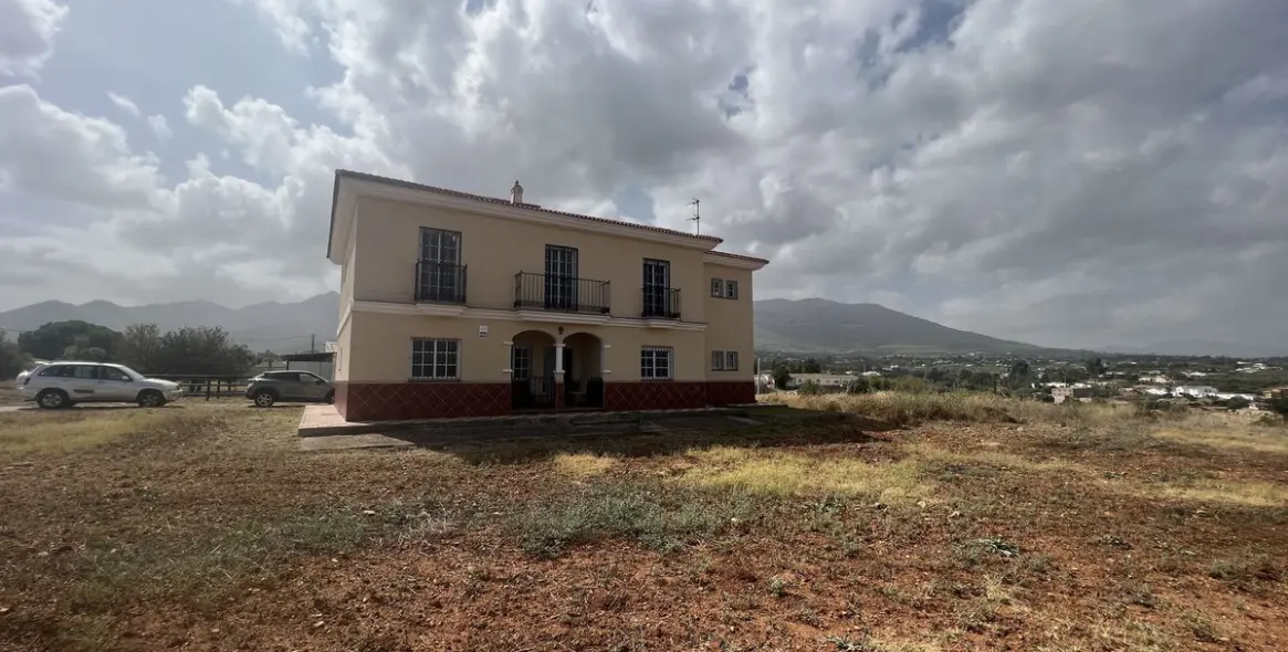 Продажа финки в Alhaurín de la Torre 1