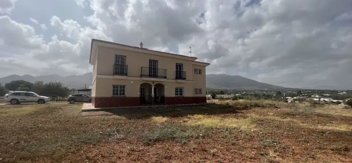 Venta de finca - cortijo en Alhaurín de la Torre 0