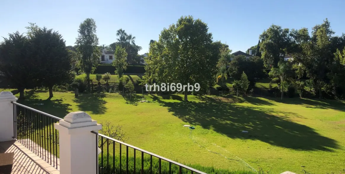 Sale of detached villa in Benamara 9