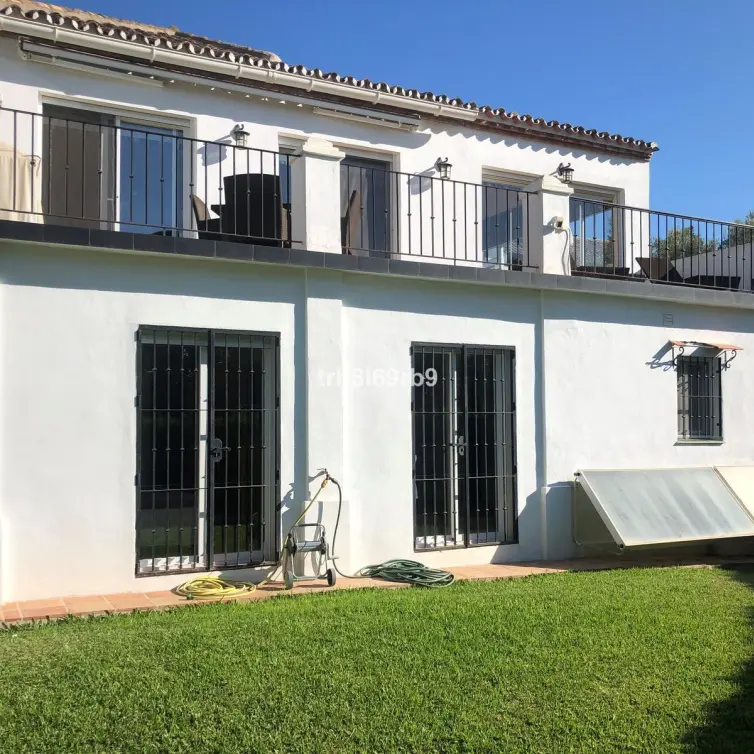 Venta de villa independiente en Benamara