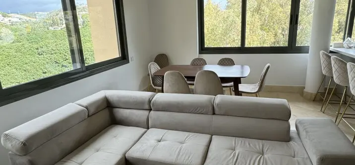 Venta de apartamento en planta media en Nueva Andalucía 1