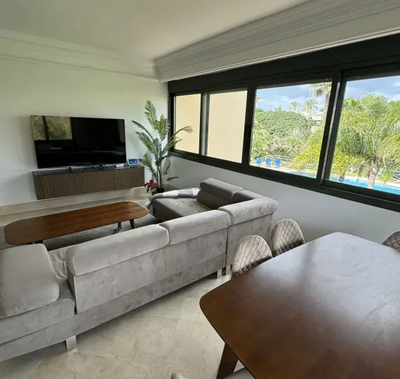 Venta de apartamento en planta media en Nueva Andalucía