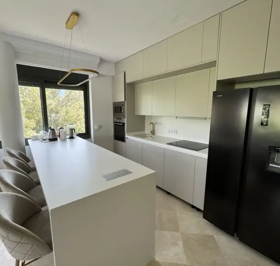 Venta de apartamento en planta media en Nueva Andalucía