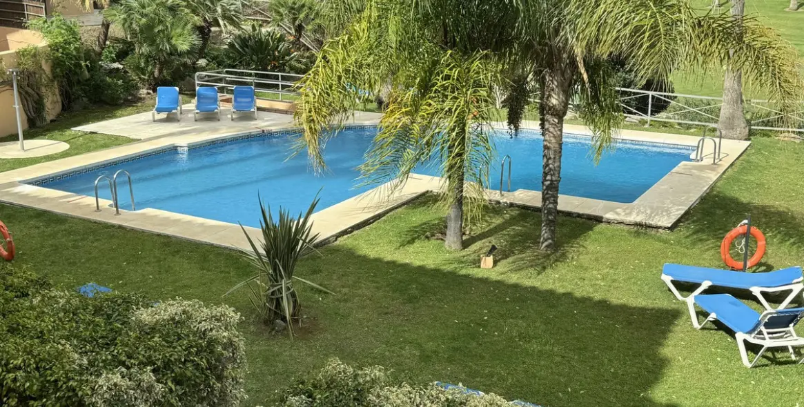 Venta de apartamento en planta media en Nueva Andalucía 24