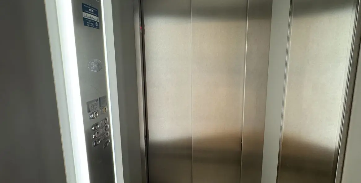 Venta de apartamento en planta media en Nueva Andalucía 29