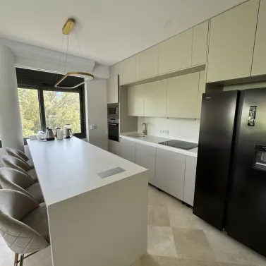 Venta de apartamento en planta media en Nueva Andalucía