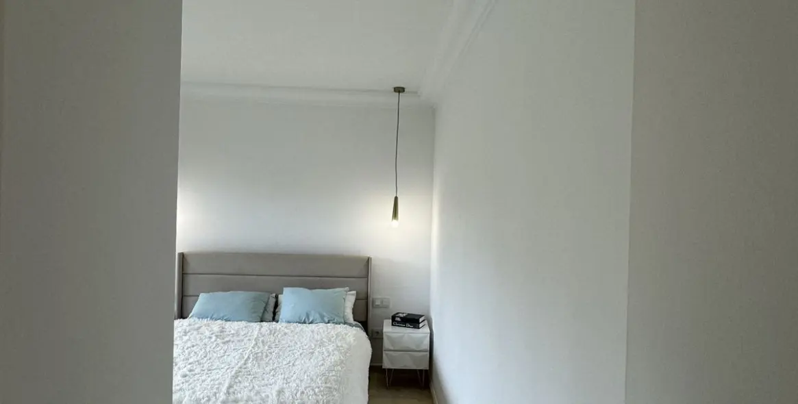 Venta de apartamento en planta media en Nueva Andalucía 10