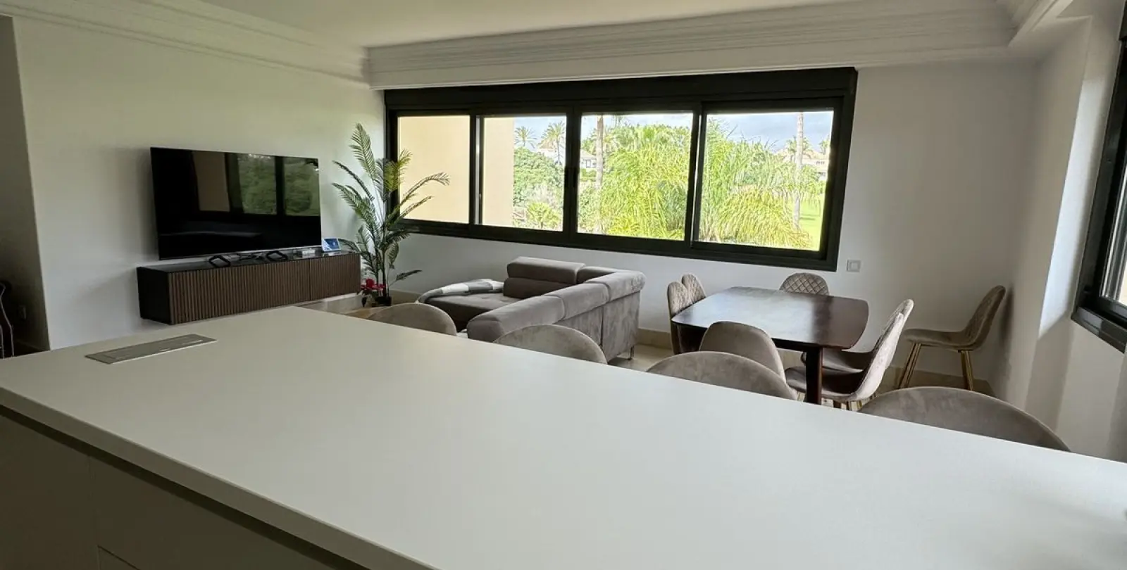Sale of middle floor apartment in Nueva Andalucía 5