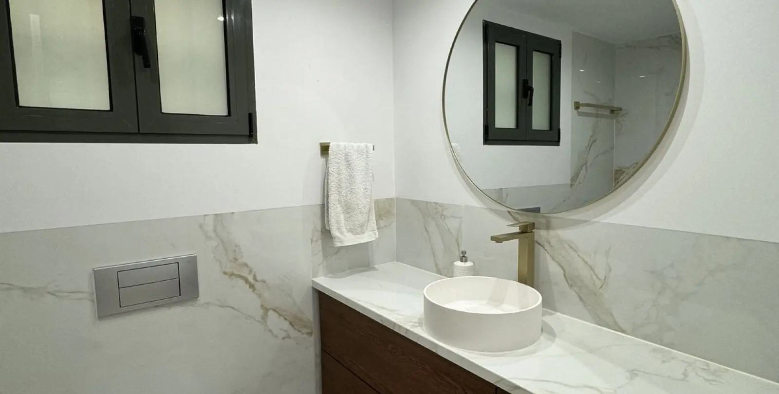 Sale of middle floor apartment in Nueva Andalucía 16