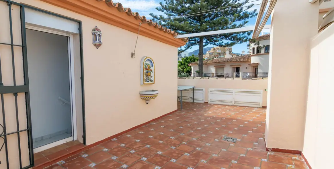 Sale of townhouse in Estepona 34