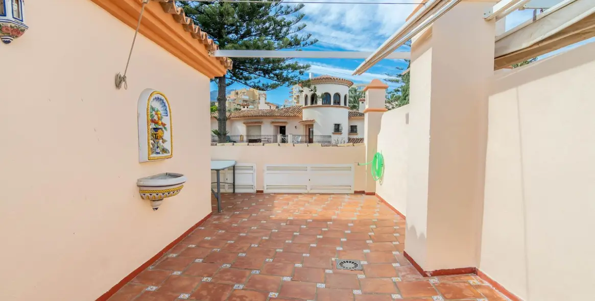 Sale of townhouse in Estepona 35