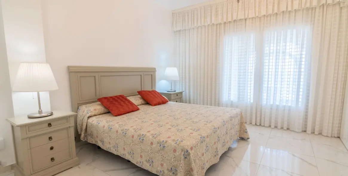 Sale of townhouse in Estepona 43