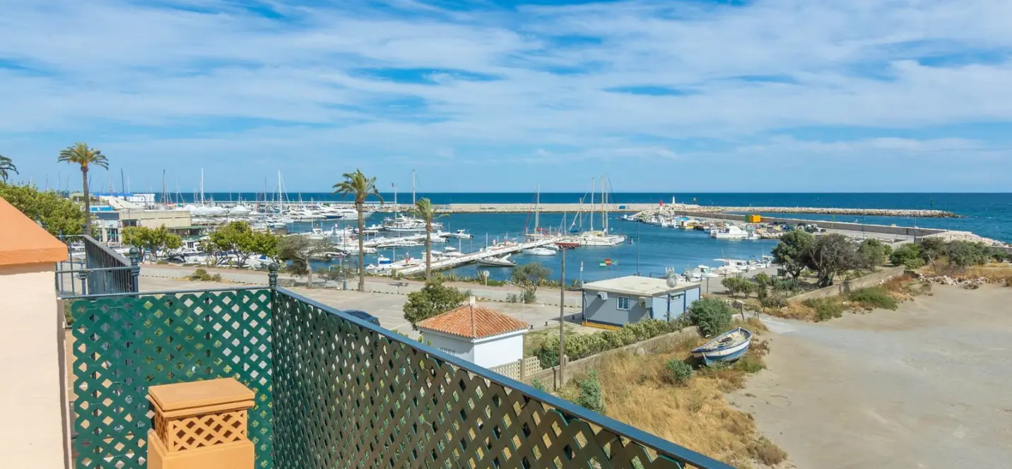 Venta de adosado en Estepona 0