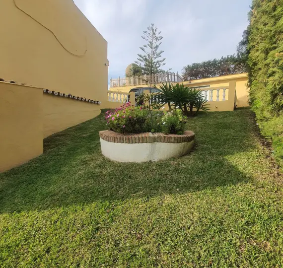 Sale of detached villa in El Faro