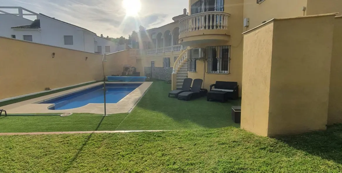 Продажа  отдельно стоящей виллы в El Faro 4