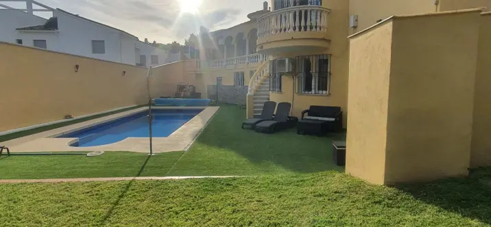 Sale of detached villa in El Faro 3