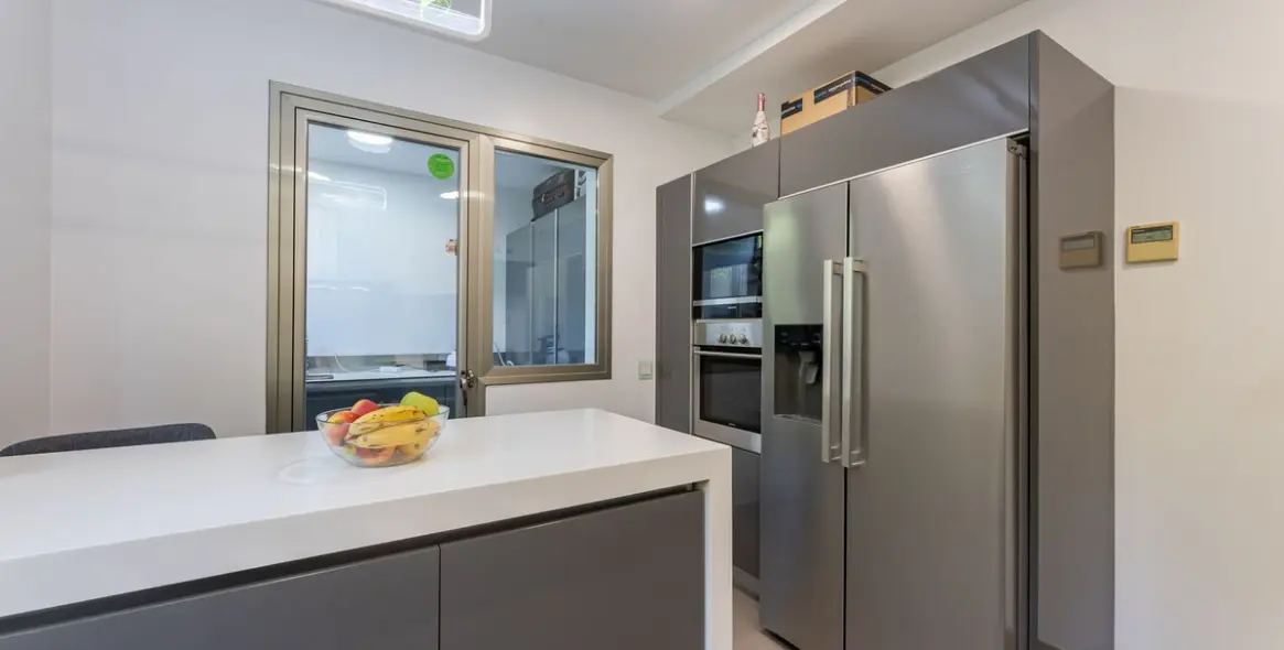 Venta de apartamento en planta media en Benahavís 10