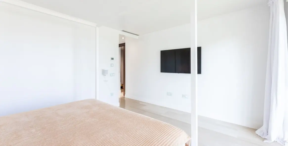 Venta de apartamento en planta media en Benahavís 14