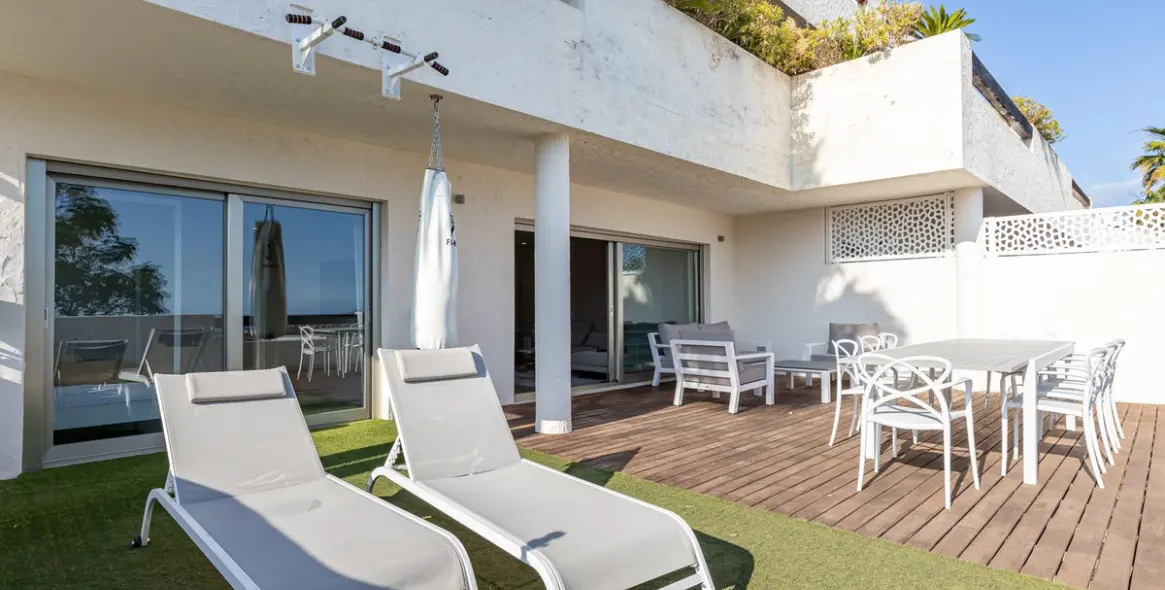 Venta de apartamento en planta media en Benahavís 32