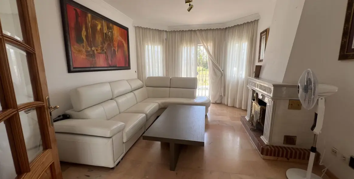Sale of semi-detached house in San Pedro de Alcántara 5