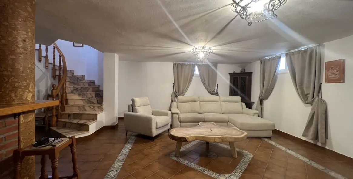 Sale of semi-detached house in San Pedro de Alcántara 12