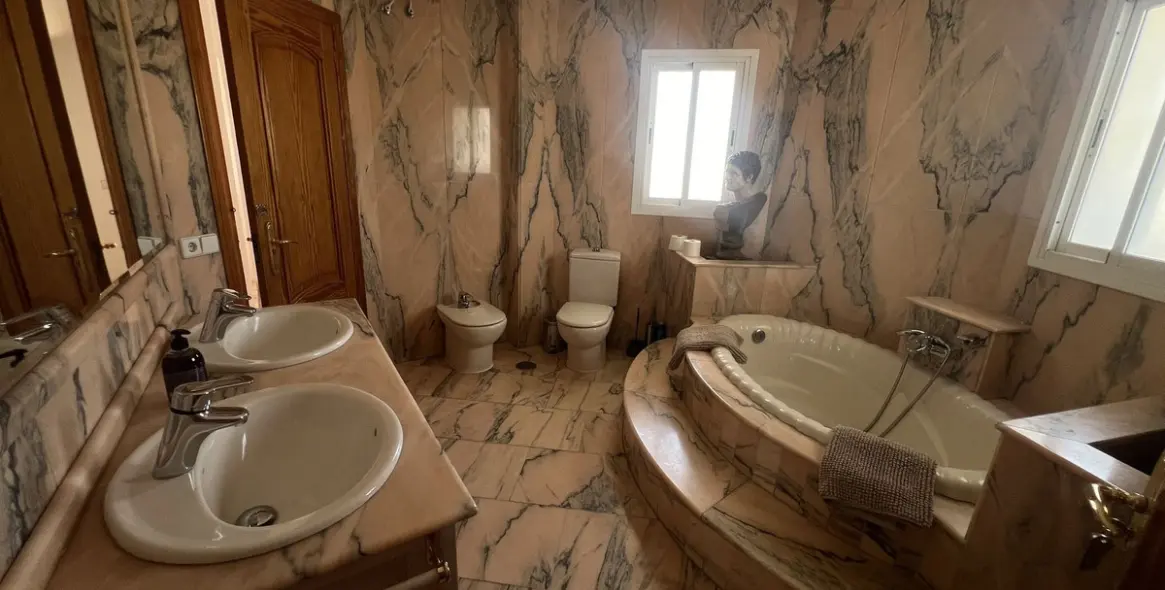 Sale of semi-detached house in San Pedro de Alcántara 17