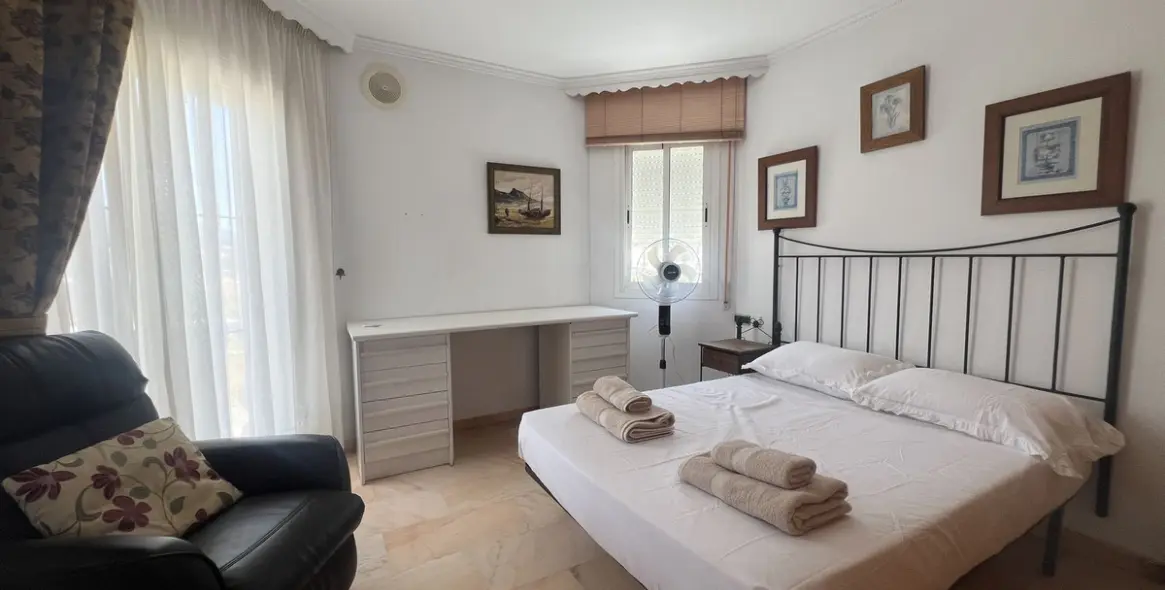 Sale of semi-detached house in San Pedro de Alcántara 20