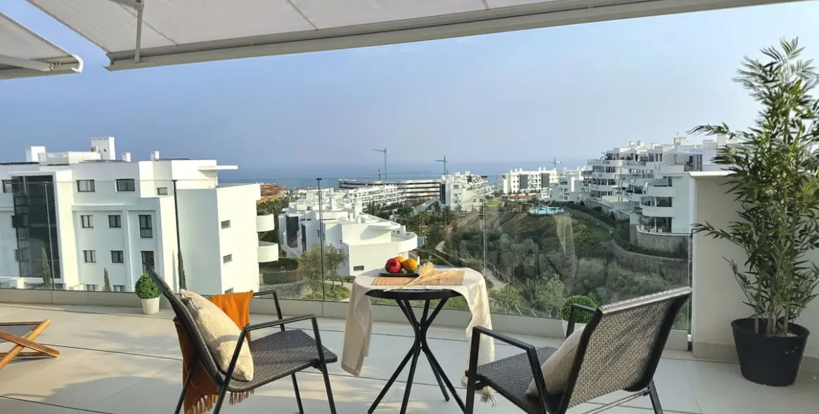 Sale of middle floor apartment in Fuengirola 3