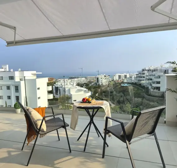 Sale of middle floor apartment in Fuengirola