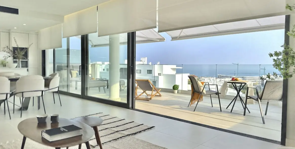 Sale of middle floor apartment in Fuengirola 5