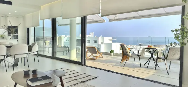 Sale of middle floor apartment in Fuengirola 4