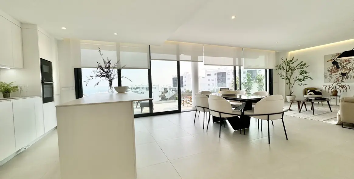 Sale of middle floor apartment in Fuengirola 6