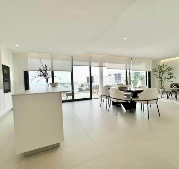 Sale of middle floor apartment in Fuengirola