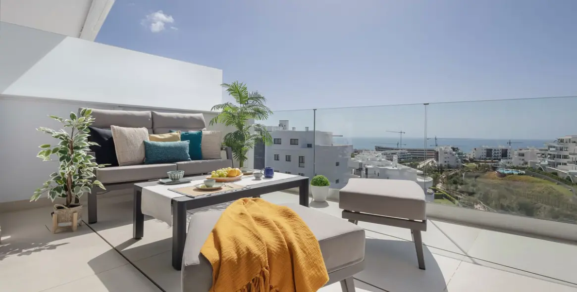 Sale of middle floor apartment in Fuengirola 9
